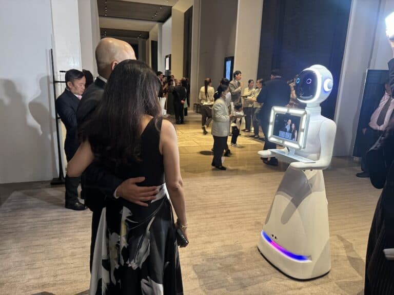 เช่า Robot Photo Booth – 360 Booth Thailand